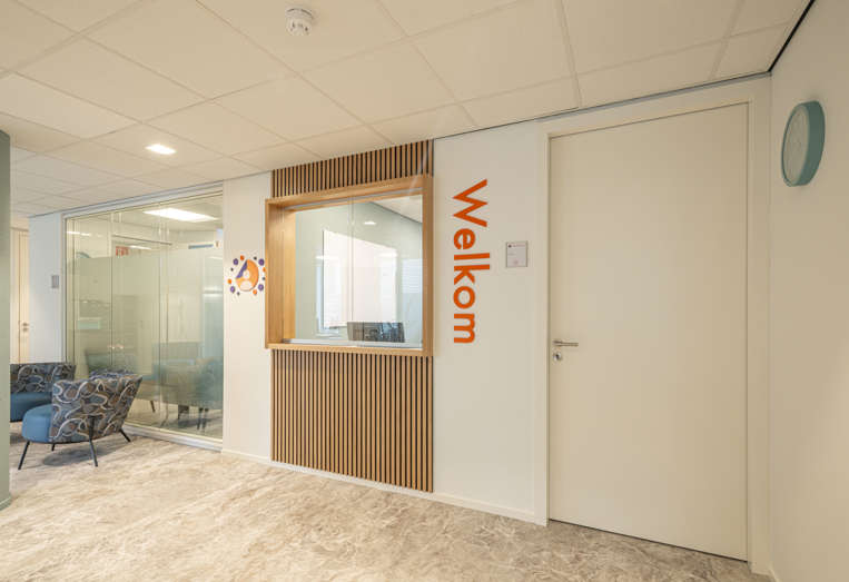 Ontvangst met receptie en wachtruimte
