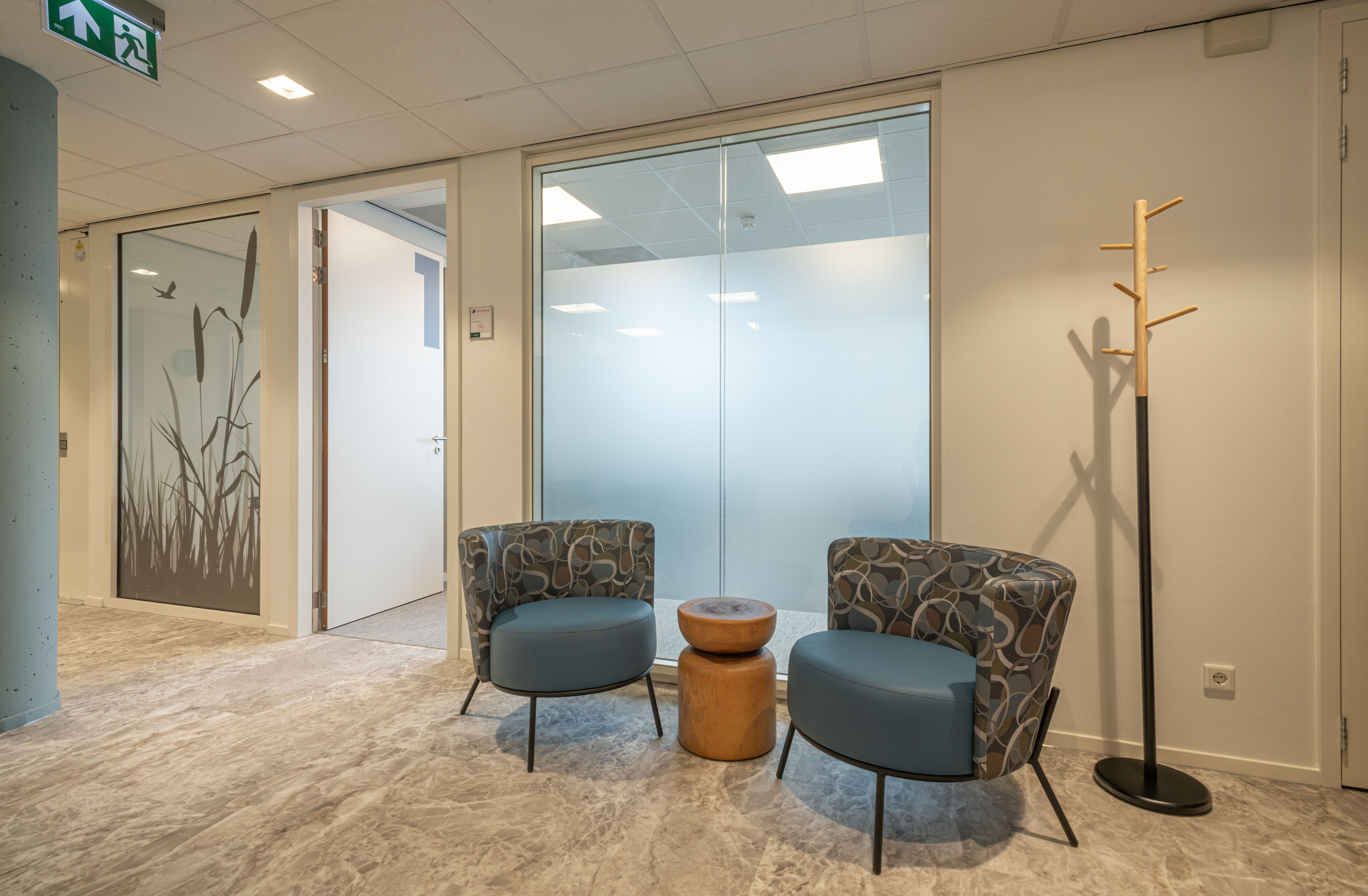 Locatie Ketelhavenplein Tilburg wachtruimte met zitjes